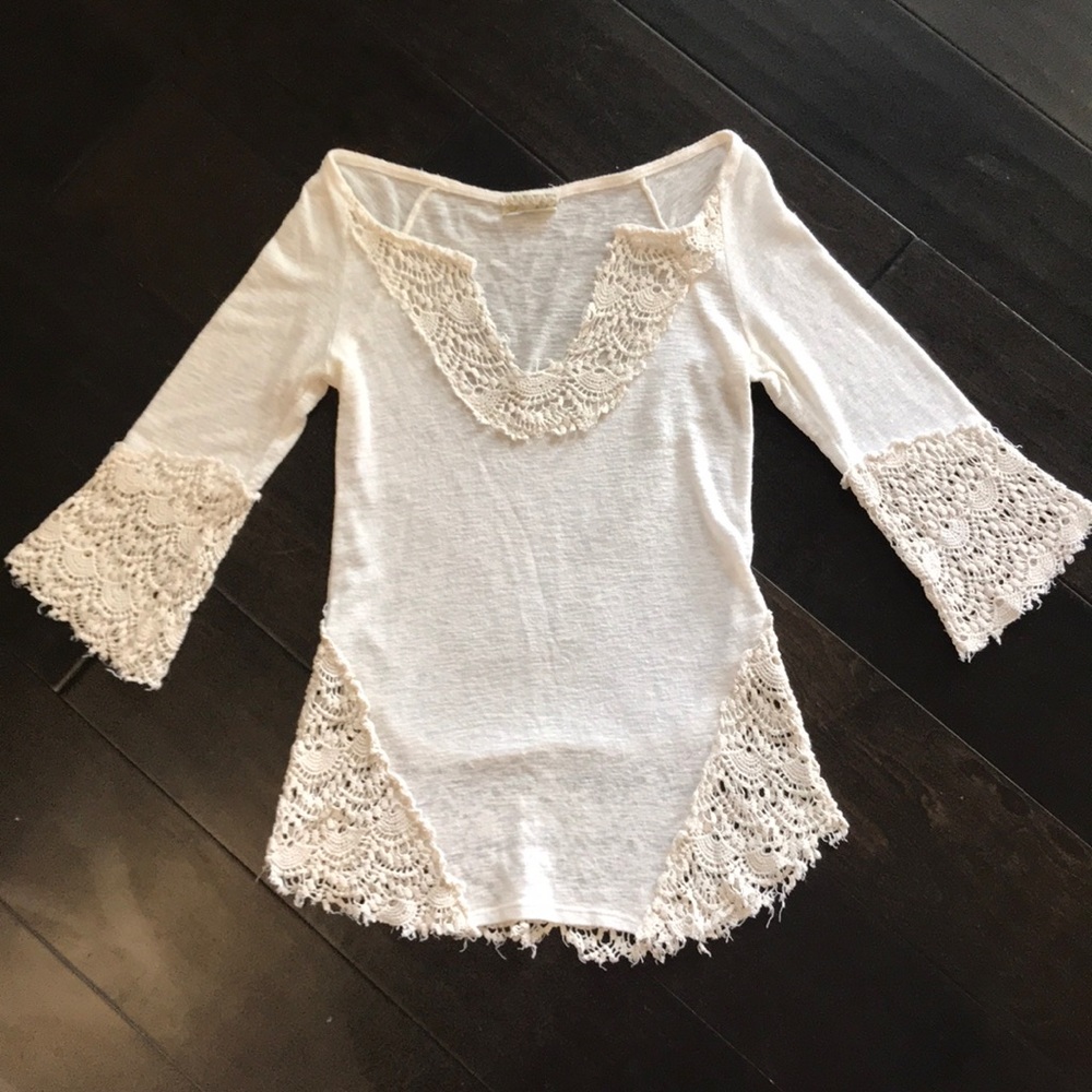 Gimmicks 3/4 length Top